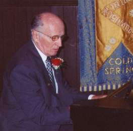 Dick - The Organist